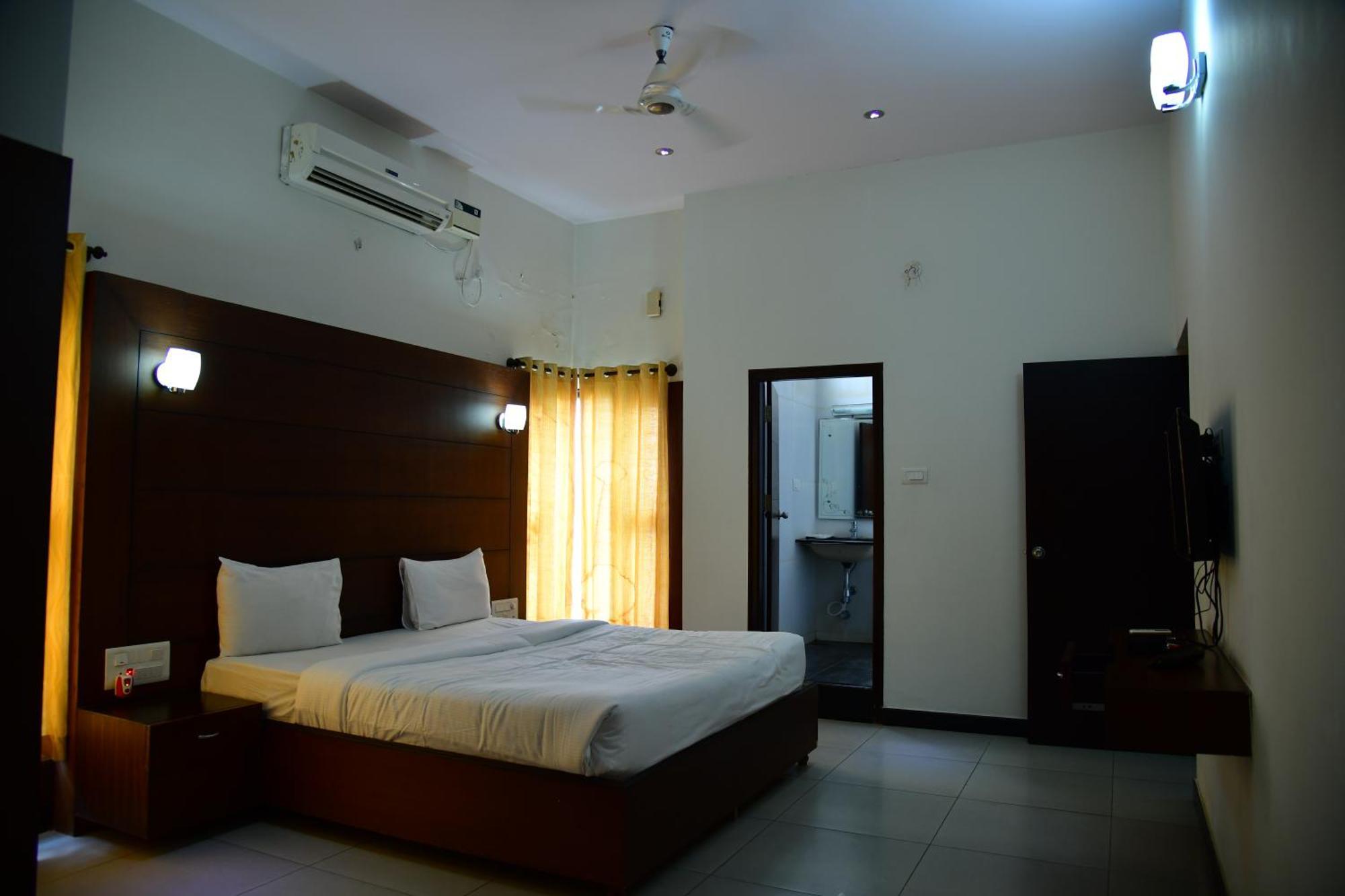 Nijaguna Resorts Chamrajnagar ภายนอก รูปภาพ