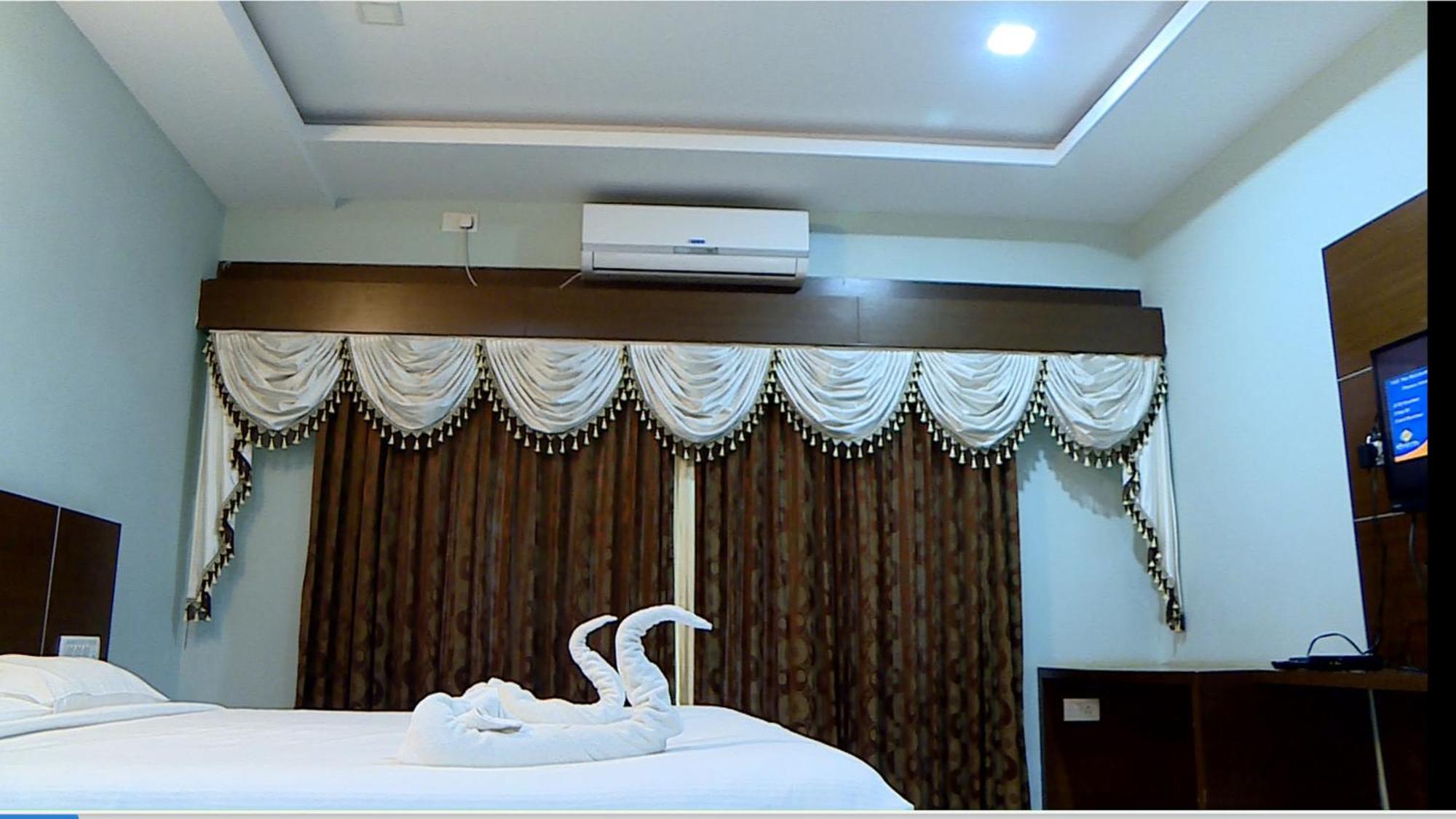 Nijaguna Resorts Chamrajnagar ภายนอก รูปภาพ