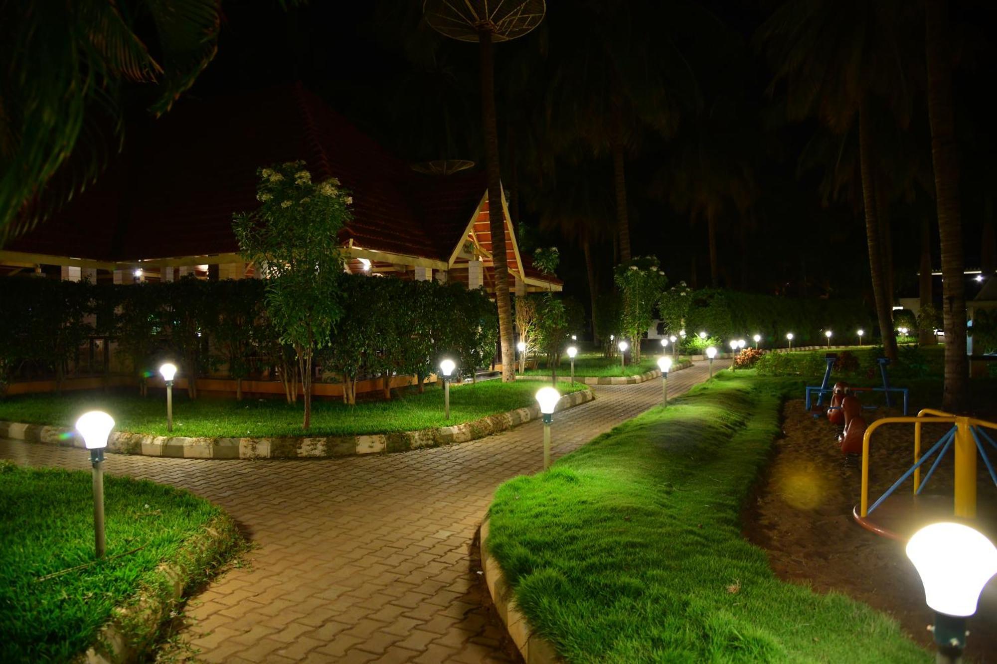 Nijaguna Resorts Chamrajnagar ภายนอก รูปภาพ