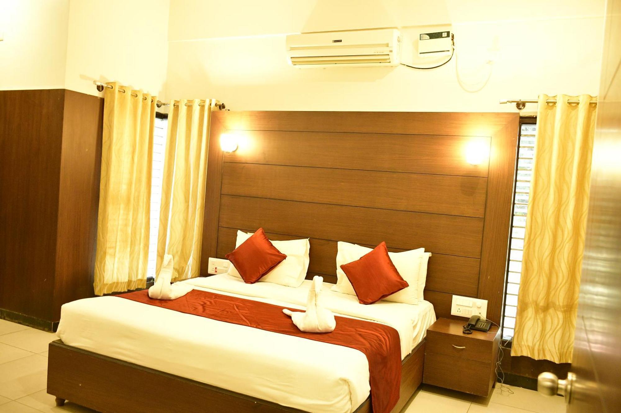 Nijaguna Resorts Chamrajnagar ภายนอก รูปภาพ